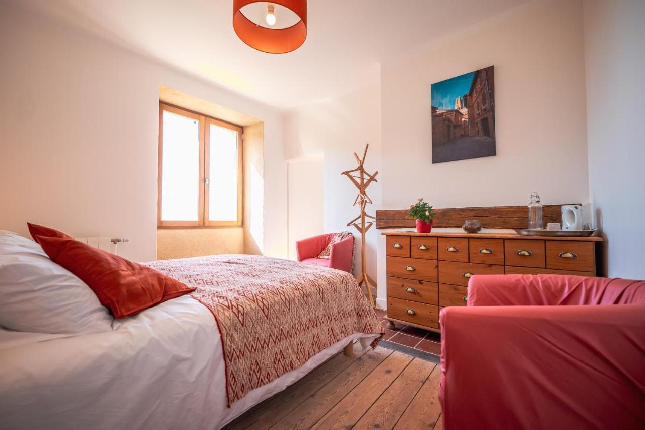 Chambres Et Table D'Hotes - Les Jardins De La Longagne Saussenac Zewnętrze zdjęcie