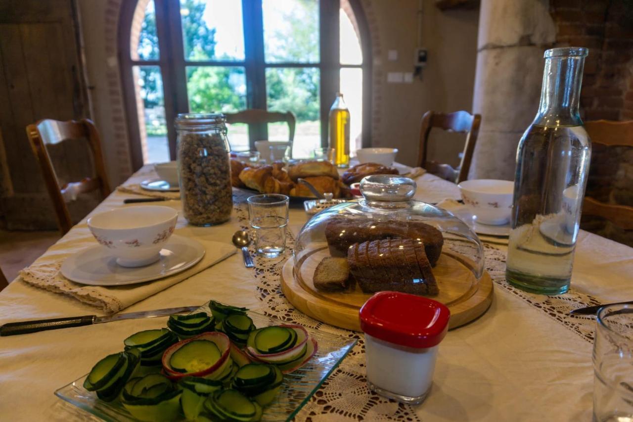 Chambres Et Table D'Hotes - Les Jardins De La Longagne Saussenac Zewnętrze zdjęcie