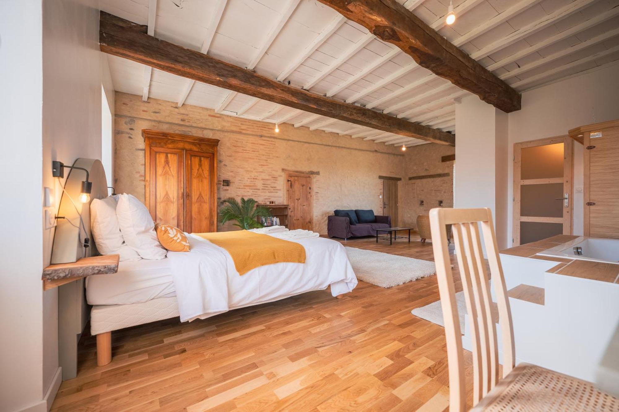 Chambres Et Table D'Hotes - Les Jardins De La Longagne Saussenac Zewnętrze zdjęcie